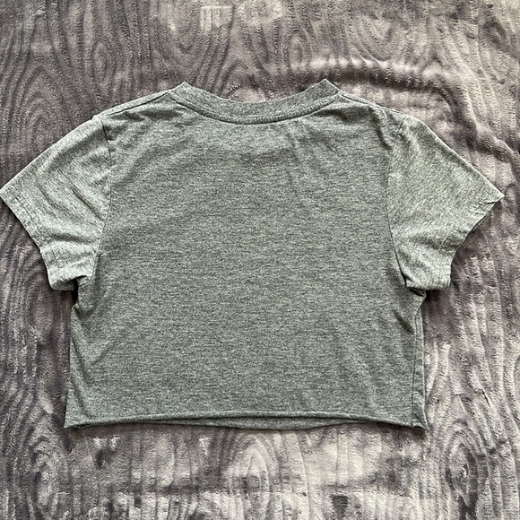 Women's Guns N' Roses Cropped T-shirt - Picture 3 of 4